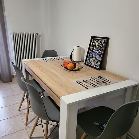 Great Apartment In Veria Luaran gambar