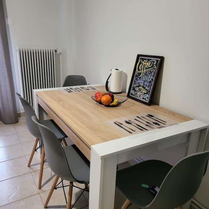Great Apartment In Veria Luaran gambar